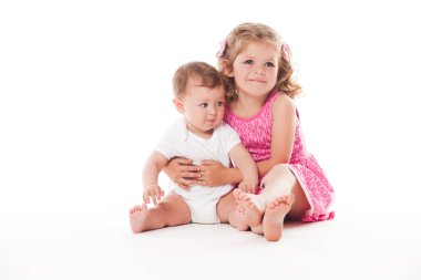 İki kız kardeş izole