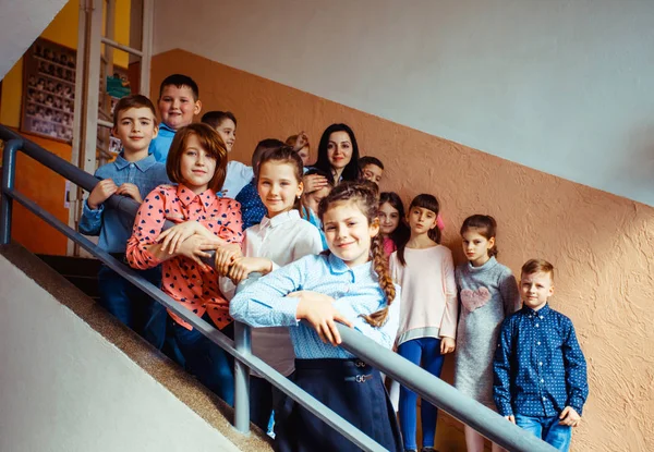 Pupils going on break — Stock Photo, Image