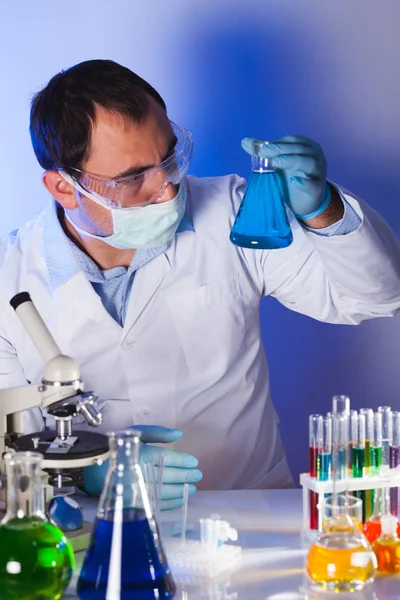 Cientista no trabalho — Fotografia de Stock