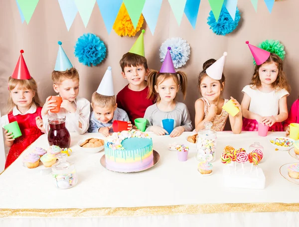 Feliz fiesta de cumpleaños — Foto de Stock