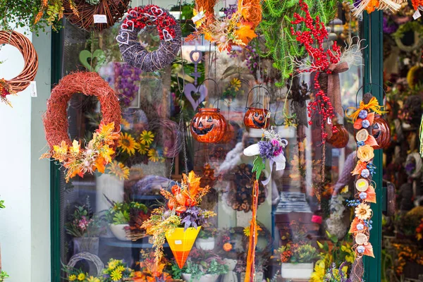Vacker butik med heminredning och blommor — Stockfoto