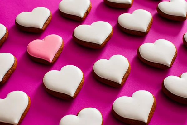 Close up gingerbread cookies in heart shape — Stok fotoğraf
