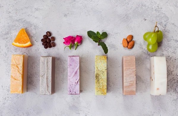 Row of handmade soap with natural ingredients — Stock Photo, Image