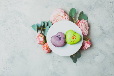 Romantik bir etkinliğin dekorasyonu olarak harika kurabiyeler.