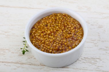 Kabın içinde hardal dijon