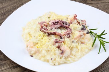 Ahtapot ile lezzetli Risotto