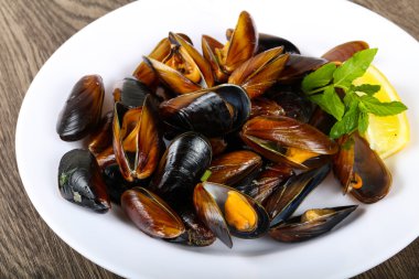 Lezzetli haşlanmış midye