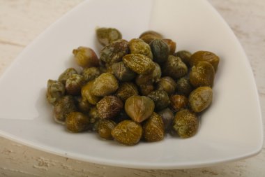 Kabın içinde turşu Kapari 