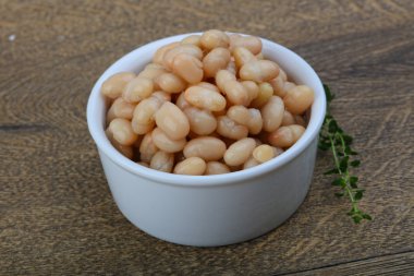 Beyaz fasulye konserve