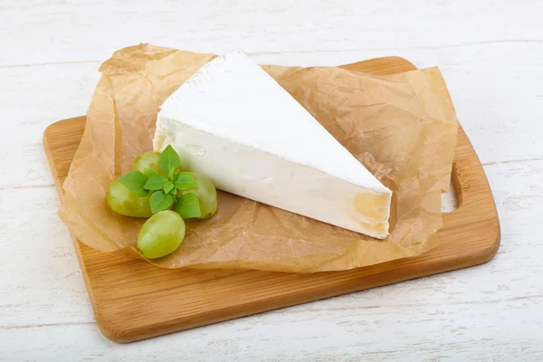 Köstlicher Brie-Käse — Stockfoto