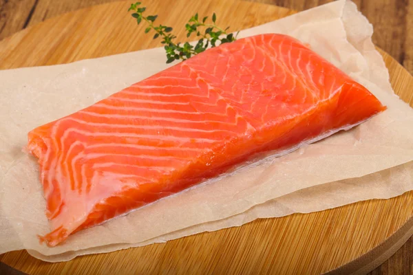 Филе лосося с тимьяном — стоковое фото