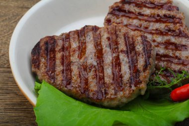 Izgara burget Beşamel sos