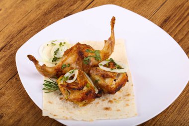 lezzetli ızgara bıldırcın