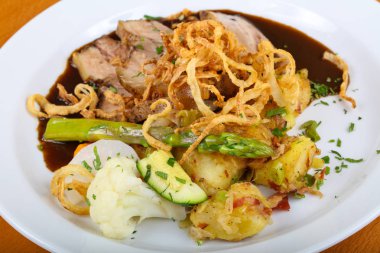 Çek mutfağı - kavrulmuş domuz eti