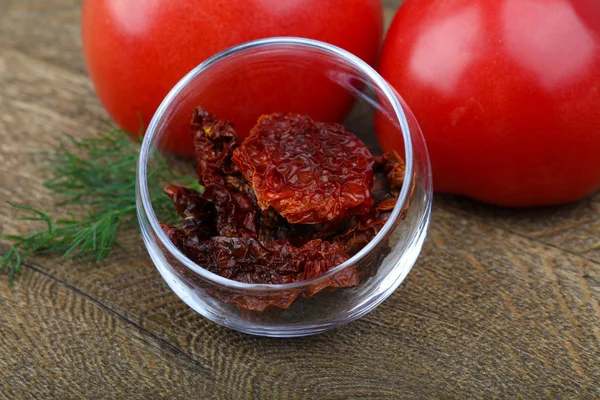 Suche pomidory w misce — Zdjęcie stockowe