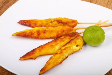 Tay geleneksel tavuk satay