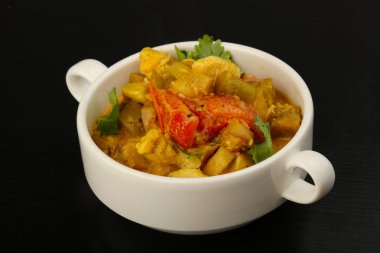 Lezzetli köri tavuk