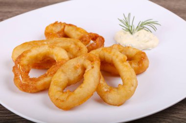 Sıcak kalamar Tempura