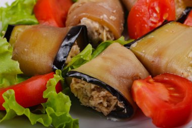 Cevizli patlıcan ruloları