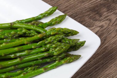 Etkili haşlanmış kuşkonmaz