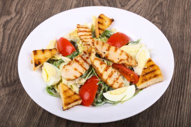 Tavuklu Sezar salatası