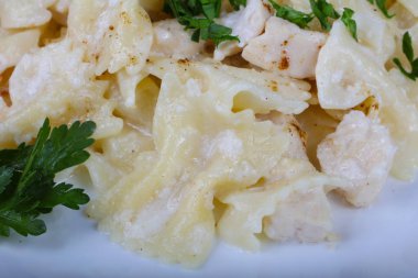 Tavuk lezzetli makarna