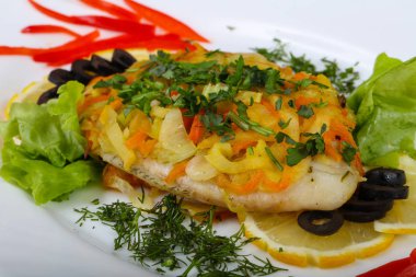 Sebzeli fırında tilapia