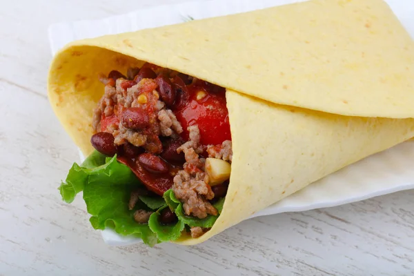 Delizioso Burrito con manzo — Foto Stock