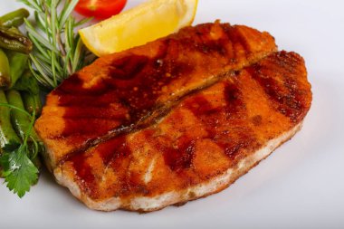 Nefis ızgara somon