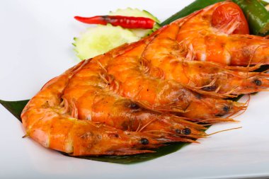 Tay tarzında karides şiş