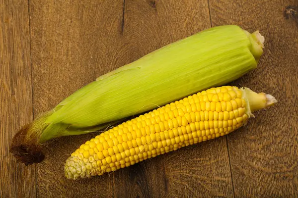 Zoete jonge maïs — Stockfoto