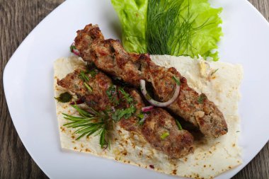 Izgara kuzu kebabı