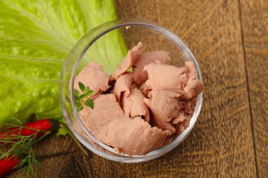 Kabın içinde karaciğer pasta 