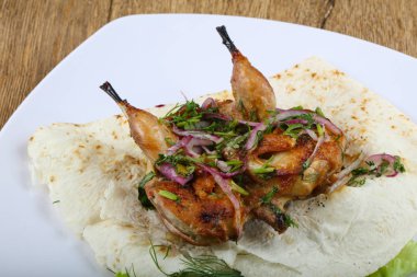 lezzetli ızgara bıldırcın