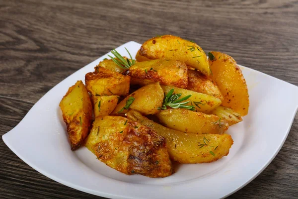 Gouden gebakken aardappel — Stockfoto