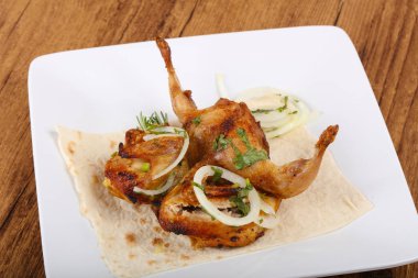 lezzetli ızgara bıldırcın