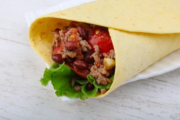 Burrito saporito con manzo — Foto Stock