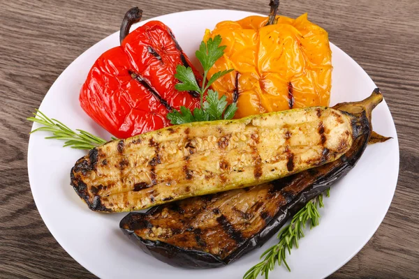 Verduras dietéticas a la parrilla —  Fotos de Stock