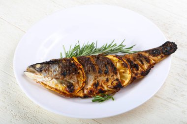 Sıcak taze Izgara Alabalık