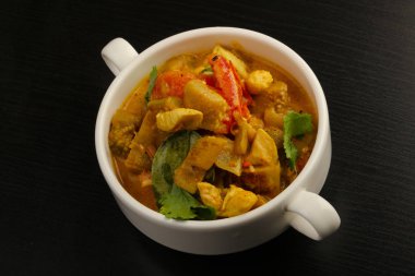 Baharatlı Körili tavuk