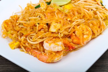 Lezzletli keçe Tay karides ile