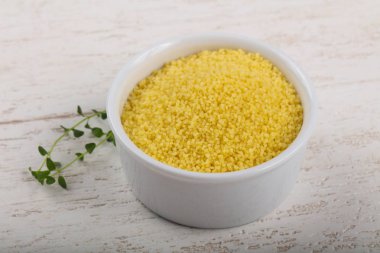 Kabın içinde ham kuskus