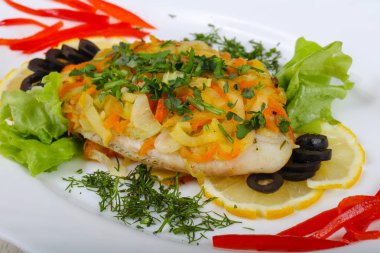 Sebzeli fırında tilapia