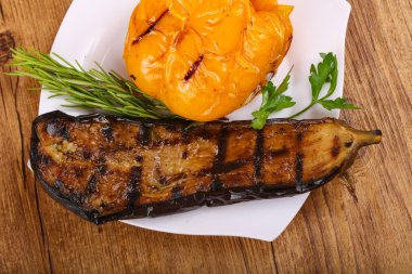 Izgara patlıcan biber ile