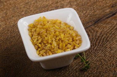 Kabın içinde ham bulgur