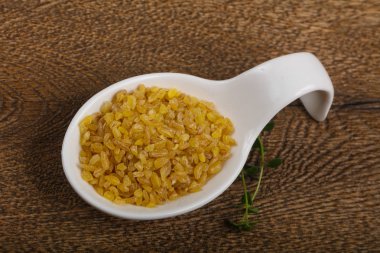 Kabın içinde ham bulgur