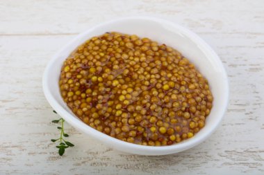 Kabın içinde hardal dijon