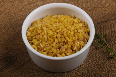 Kabın içinde ham bulgur