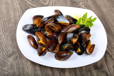 Lezzetli haşlanmış midye