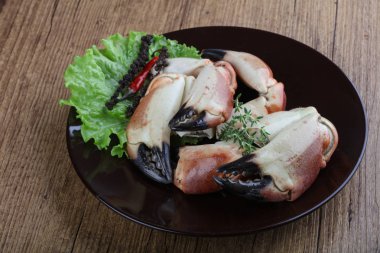 Yengeç pençeleri incelik etli